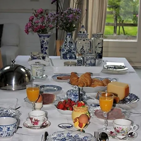 Bed & Breakfast Atelier La Luna Berkenwoude